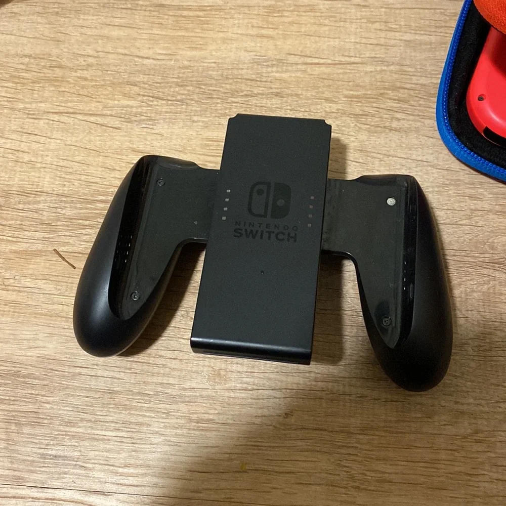 Brand new Nintendo switch 2017 - Picture 4 of 9